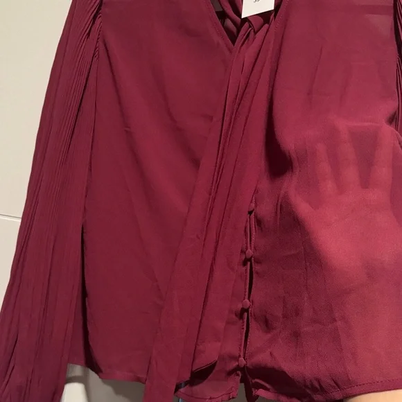 Suzy Shier - Women's Elegant dark fuscia Blouse - US M - Picture 8 of 9